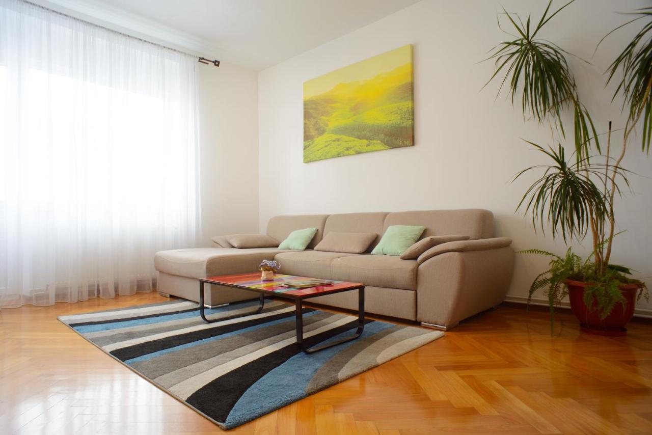 Sunshine Apartment Брашов Экстерьер фото